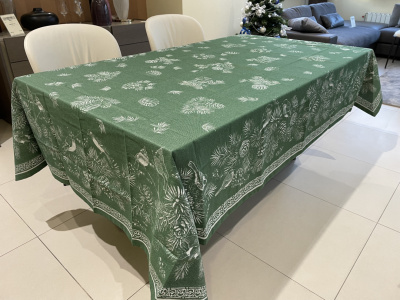 Скатерть жаккардовая "Зимние птицы" 150*220