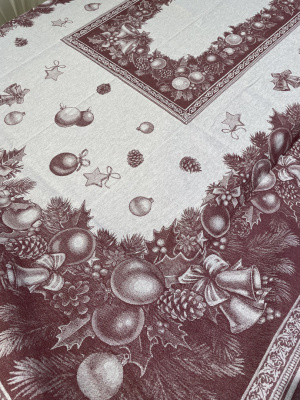 Скатерть жаккардовая "Новогодние игрушки" 150*220
